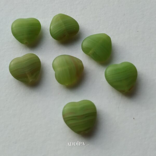 Stikla pērles-raibi zaļš.