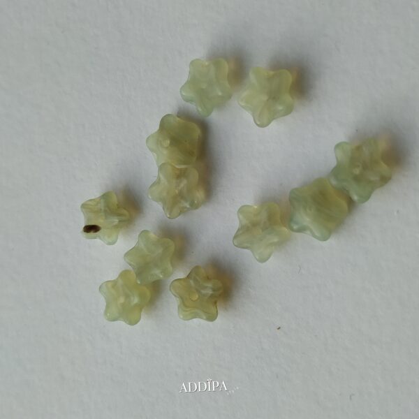 Glass beads soft green.
