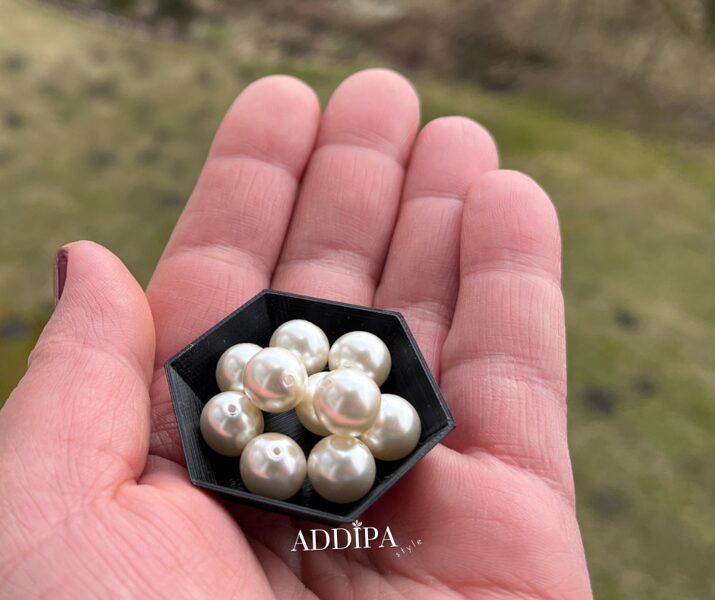 Preciosa apaļas perlamutras pērles (efekts balts) 10 mm